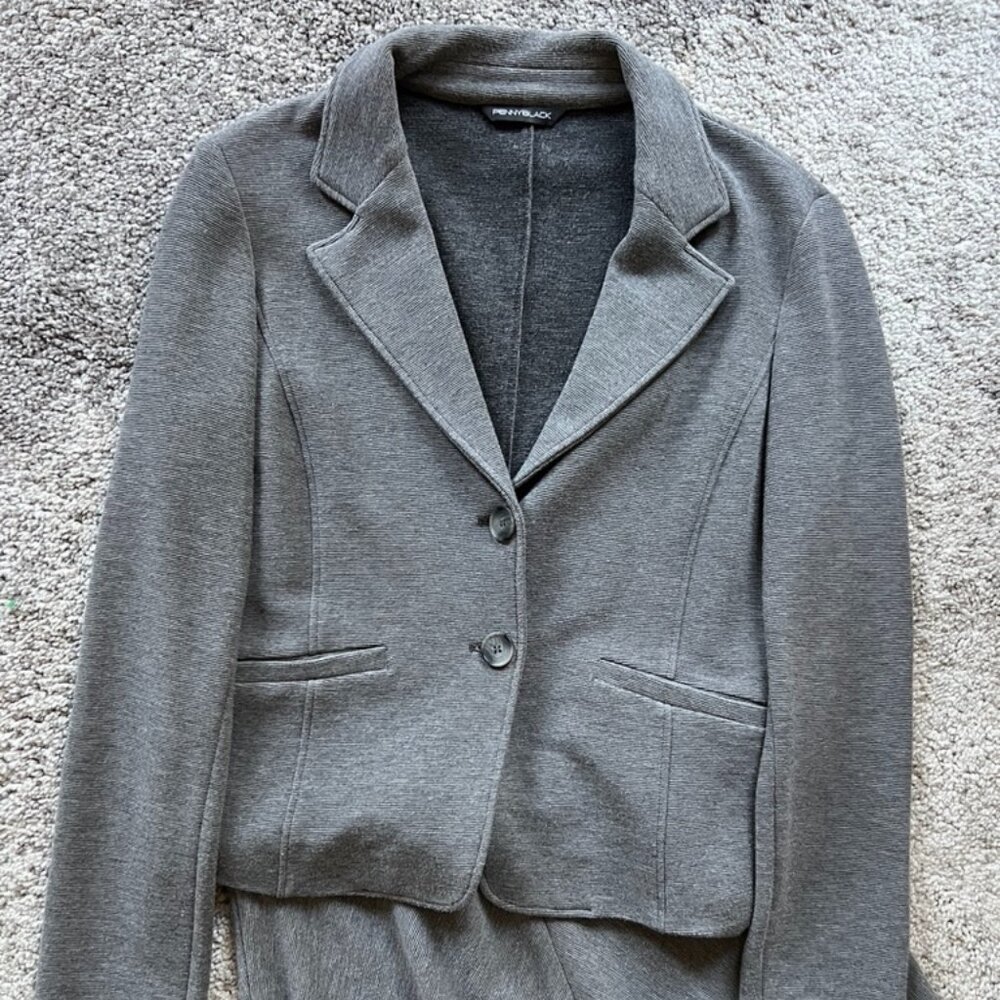 Women's Suit: Jacket and skirt